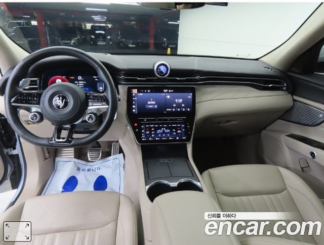 Maserati Grecale — interior