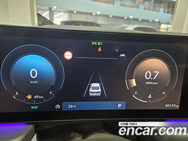 Hyundai Sonata — interior