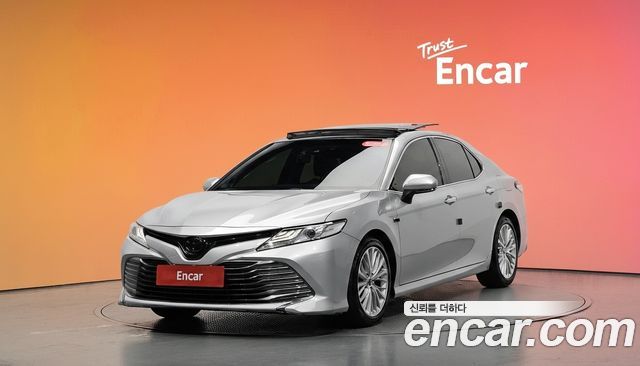 Toyota Camry — exterior
