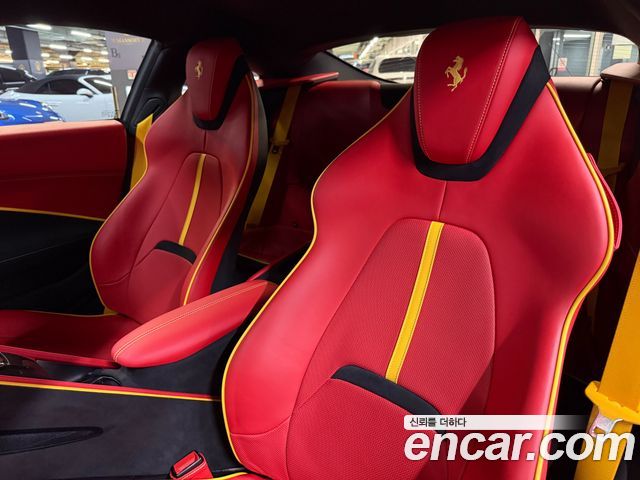 Ferrari Roma — interior