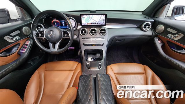 Mercedes-Benz GLC-Class — interior
