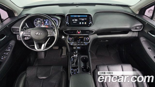 Hyundai Santa Fe — interior