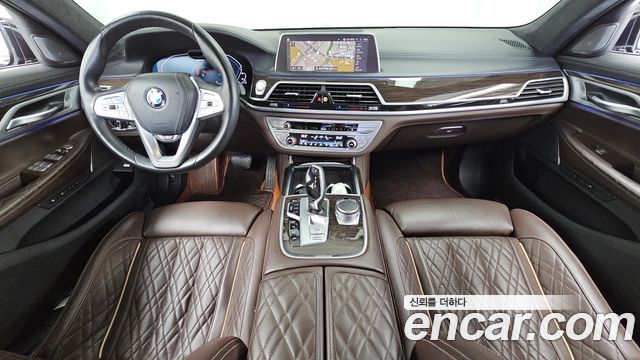 BMW 7 Series — interior