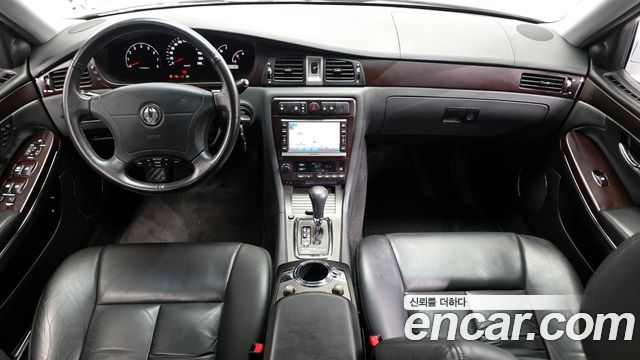 KG Mobility Chairman — interior