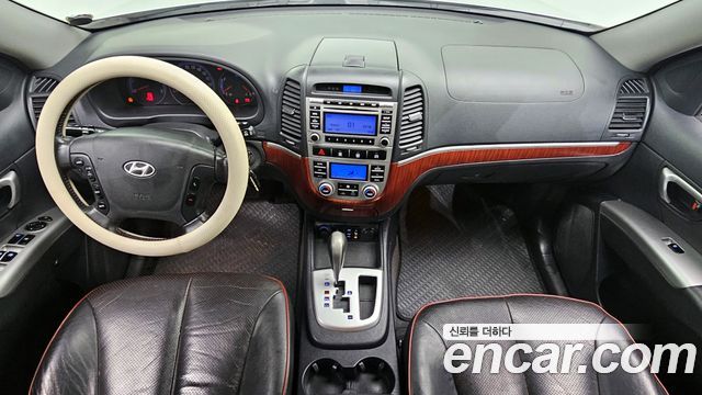 Hyundai Santa Fe — interior