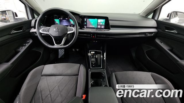 Volkswagen Golf — interior
