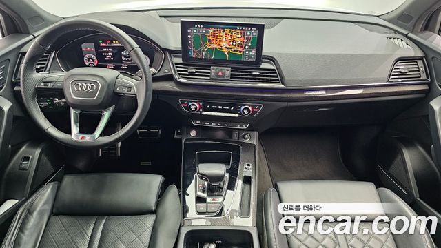 Audi SQ5 — interior