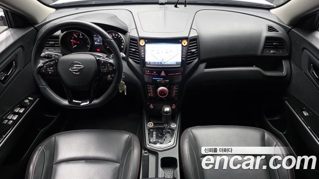KG Mobility Tivoli — interior