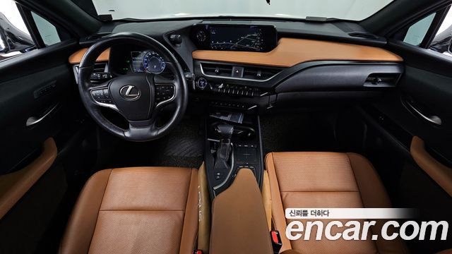 Lexus UX — interior