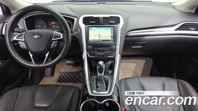 Ford Mondeo — interior