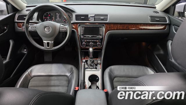 Volkswagen Passat — interior