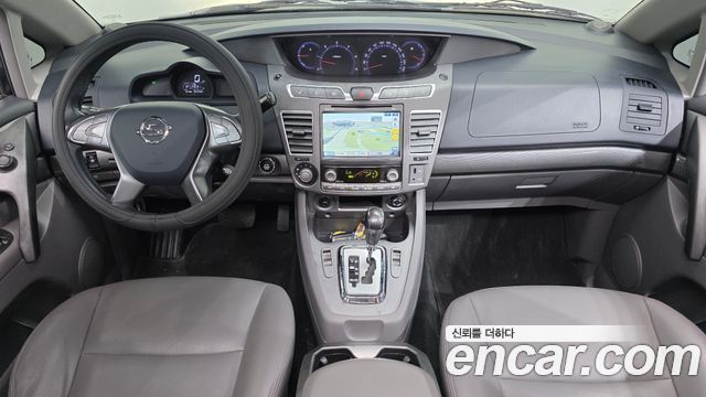 KG Mobility Korando — interior