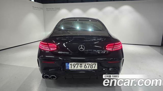 Mercedes-Benz C-Class — interior
