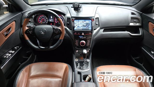 KG Mobility Tivoli — interior