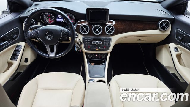 Mercedes-Benz CLA-Class — interior