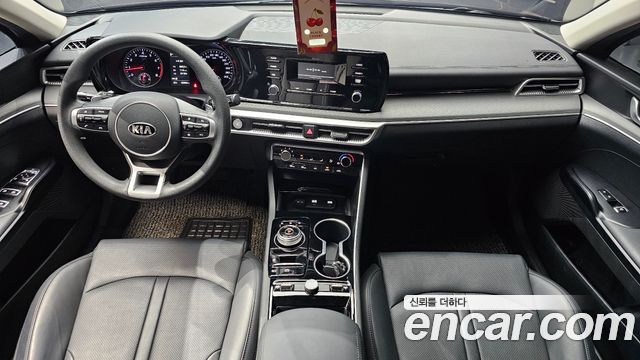 Kia K5 — interior