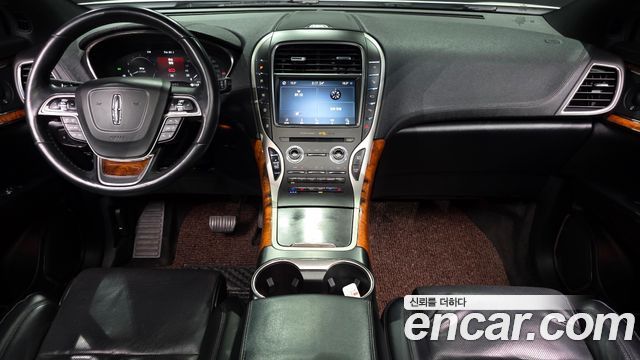 Lincoln Nautilus — interior