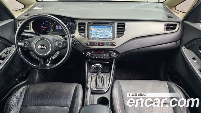 Kia Carens — interior