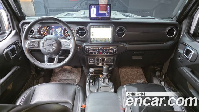 Jeep Wrangler — interior