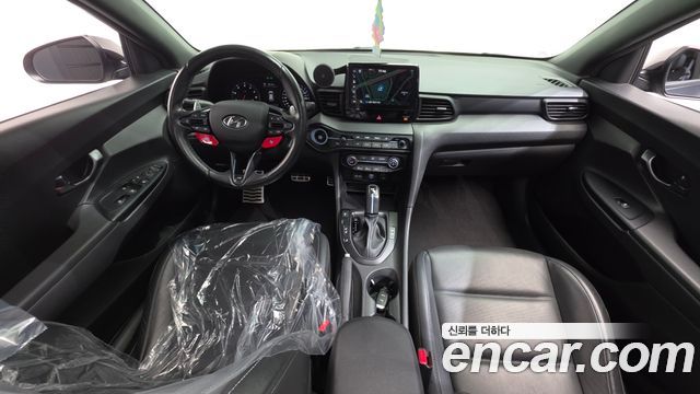 Hyundai Veloster — interior