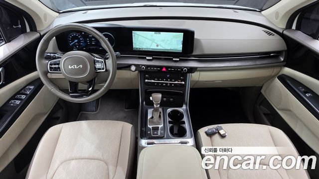 Kia Carnival — interior