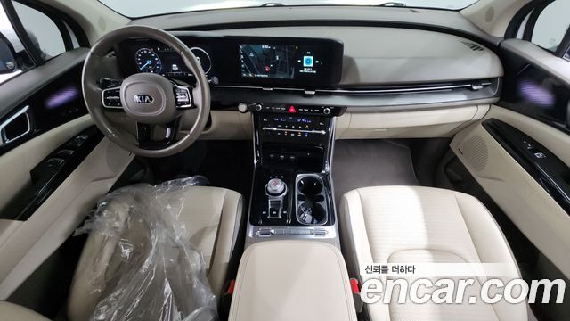 Kia Carnival — interior