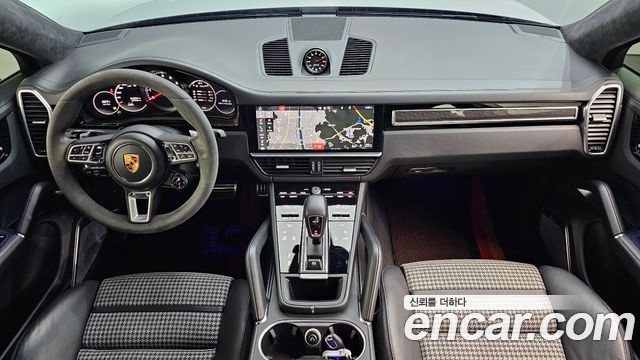 Porsche Cayenne — interior