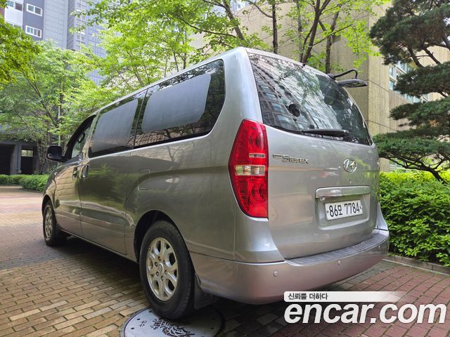 Hyundai Starex — interior