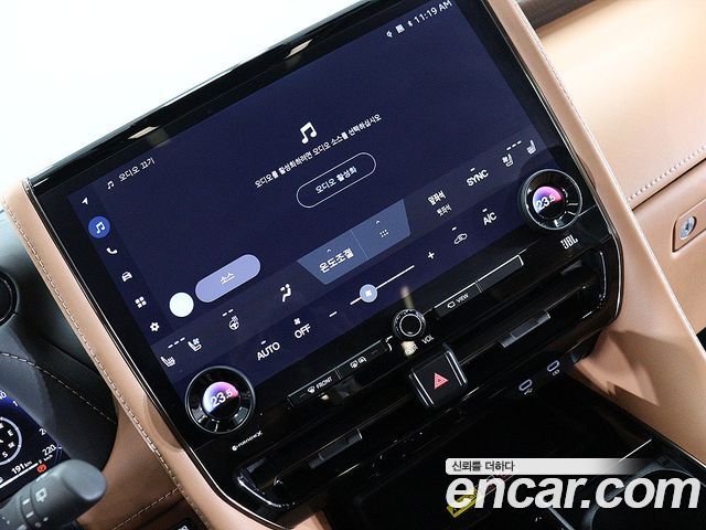 Toyota Alphard — interior