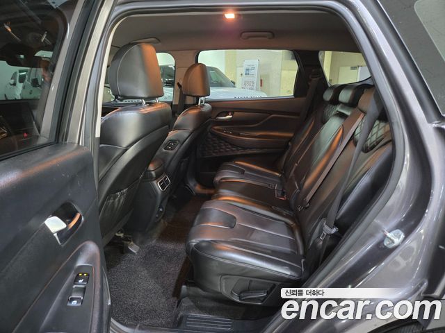 Hyundai Santa Fe — interior