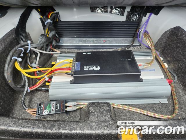 Hyundai Avante — interior