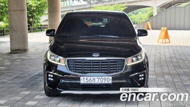 Kia Carnival — exterior