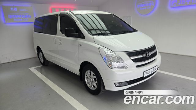 Hyundai Starex — interior