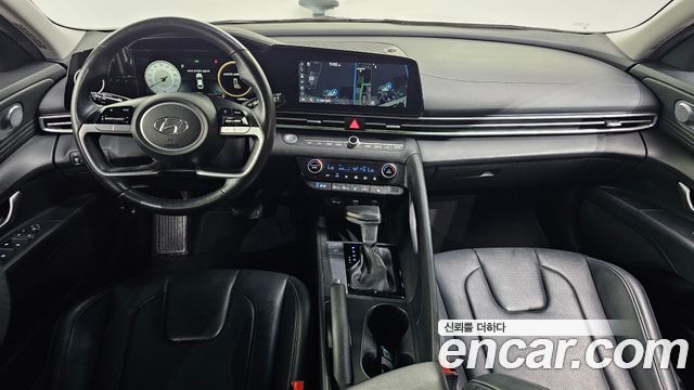 Hyundai Avante — interior