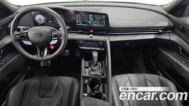 Hyundai Avante — interior