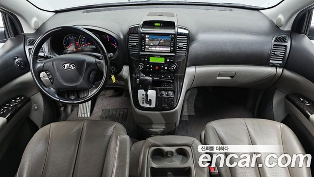 Kia Carnival — interior