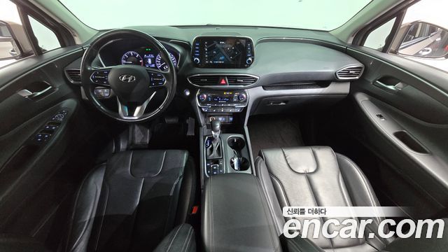 Hyundai Santa Fe — interior