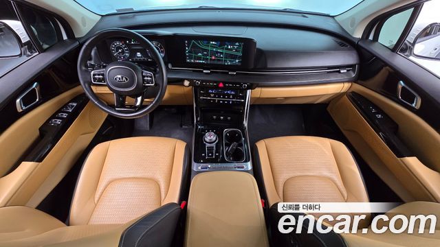 Kia Carnival — interior