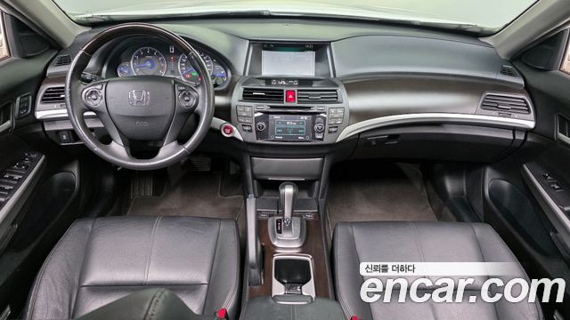 Honda Crosstour — interior