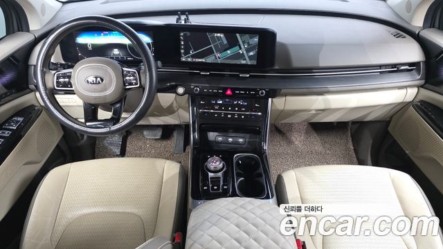Kia Carnival — interior