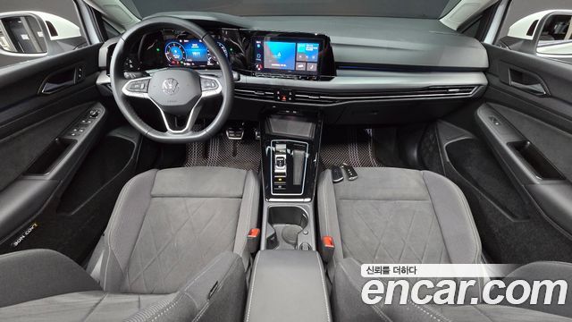 Volkswagen Golf — interior