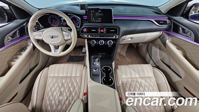 Genesis G70 — interior