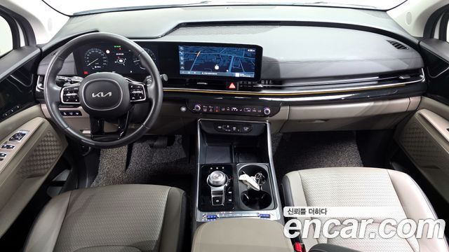 Kia Carnival — interior