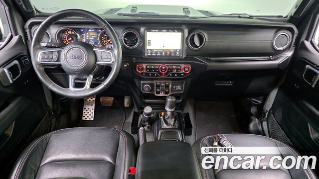 Jeep Wrangler — interior