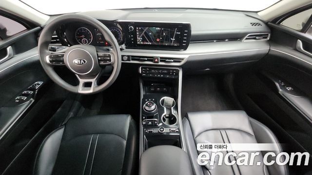 Kia K5 — interior