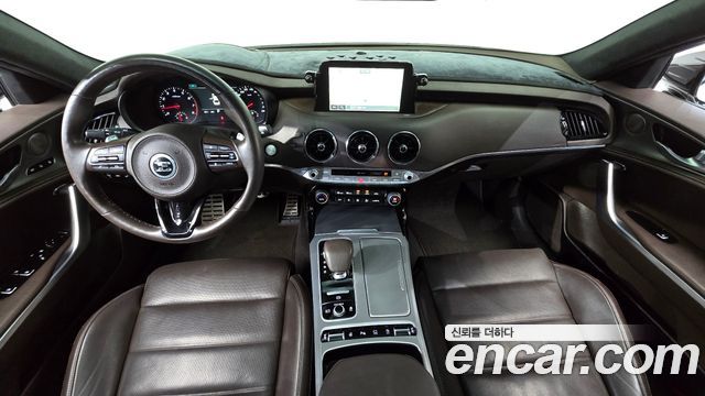 Kia Stinger — interior