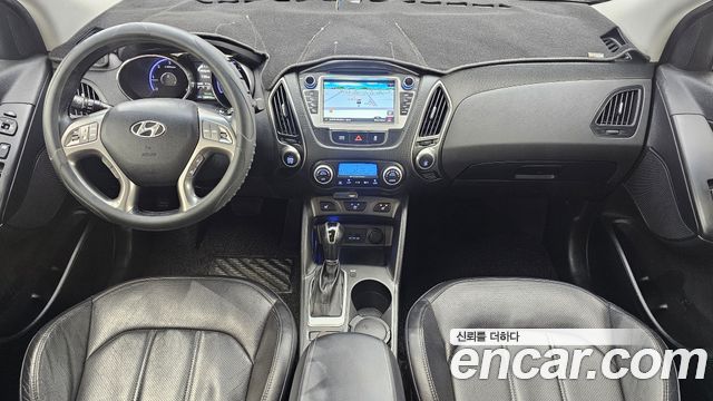 Hyundai Tucson — interior