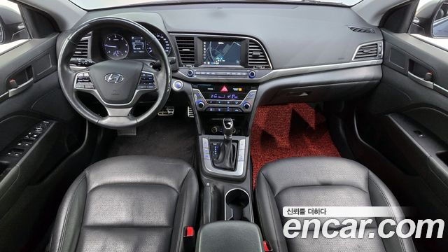 Hyundai Avante — interior