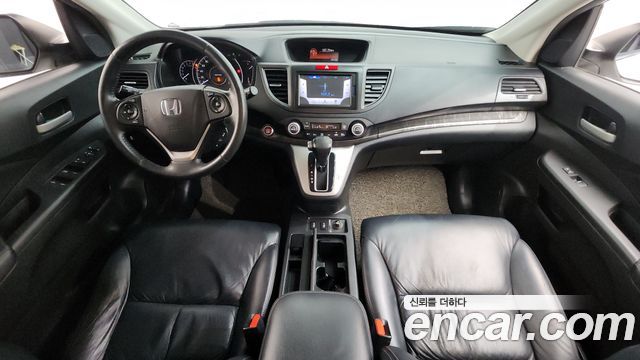 Honda CR-V — interior