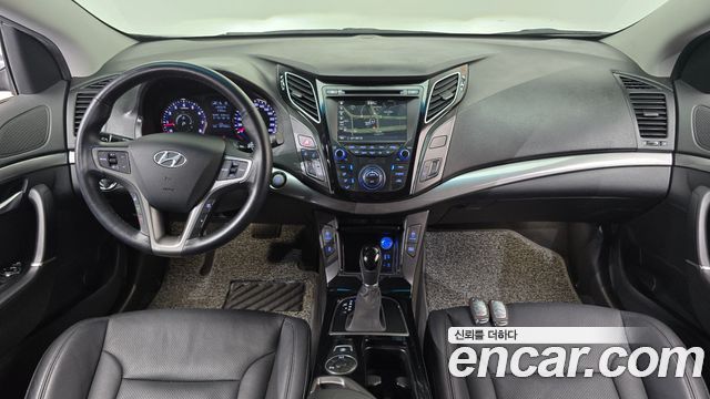 Hyundai i40 — interior